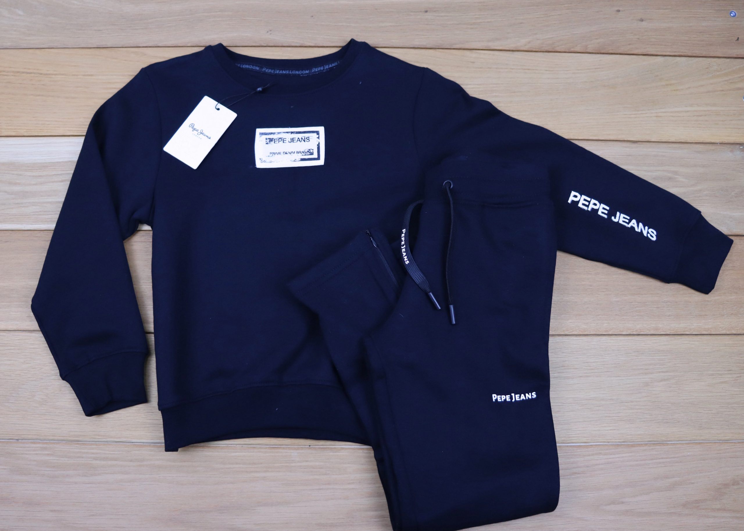 9 Dres chłopięcy rozmiar 128